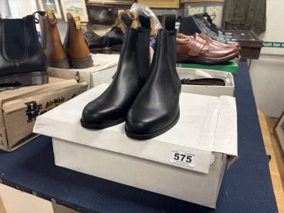 (SIZE 5) BOOTS