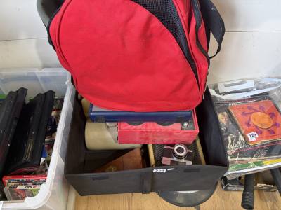 BOX LOT OF VINTAGE ITEMS