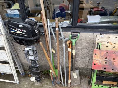 LOT OF GARDEN TOOLS