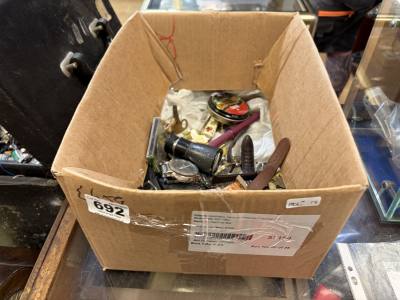 LOT OF CURIOS