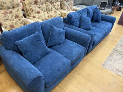 2 PIECE SUITE