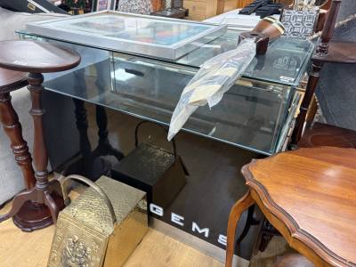 JEWELLERY DISPLAY CABINET (KEYS IN OFFICE)