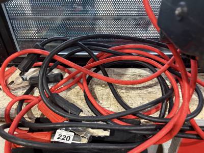 SET OF JUMP LEADS