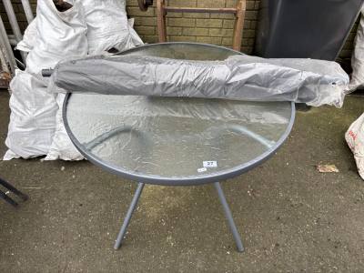 GARDEN TABLE + PARASOL