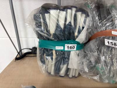 BUNDLE OF GLOVES
