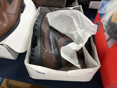 PAIR OF (SIZE 4 ) BOOTS