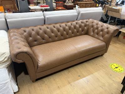 BUTTON BACK COUCH