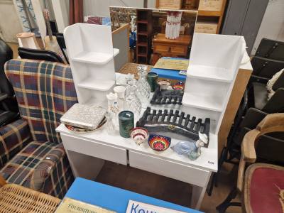 DRESSING TABLE