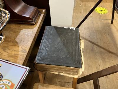 FAMILY BIBLE "1885"