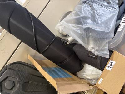 SUZUKI 5 X 4 CYLINDER, HEATED SEAT + FLASK