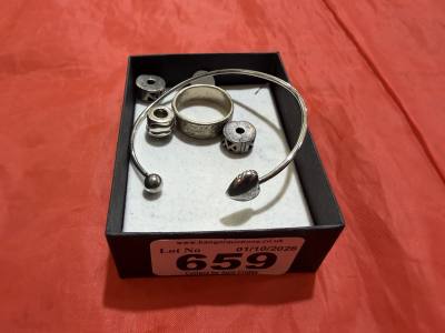 BOX OF SILVER JEWELLERY
