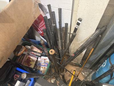 LOT OF GOLF CLUBS