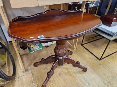 MAHOGANY HALL TABLE