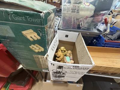 LOT OF COLLECTORS PIGS