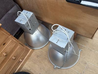2 X HANGING LIGHTS
