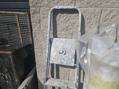 ALUMINIUM STEP LADDER