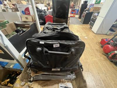 BAG OF CRICKET GEAR