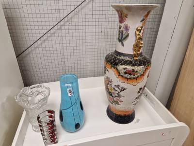 4 VASES