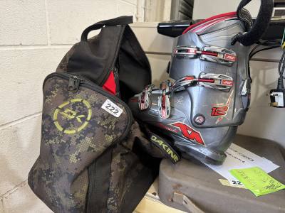 SKI BOOTS (SIZE 5)