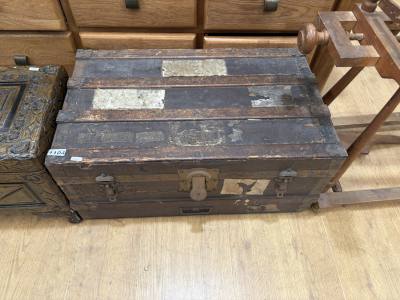 ANTIQUE DOME TOP TRAVEL CASE