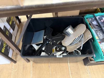 BOX OF ELECTRICAL ITEMS