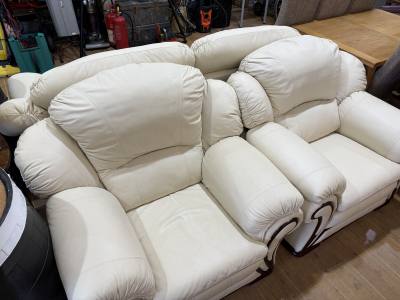 3 PIECE LEATHER SUITE