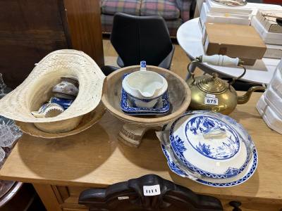 TABLE LOT