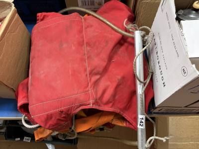 HANG GLIDING HARNESS WITH PARACHUTE