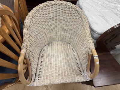 WICKER CHAIR