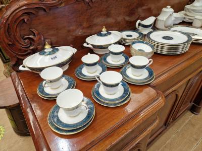 ROYAL DOULTON CARLYLE DINNER SET