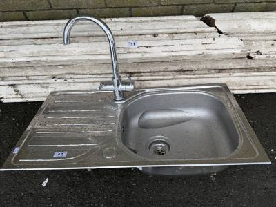 STAINLESS STEEL SINK