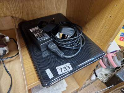 TOSHIBA LAPTOP + CHARGER