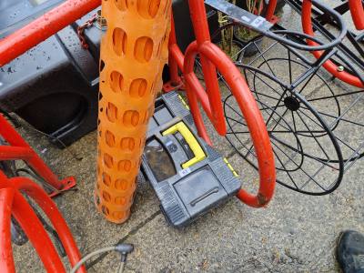 TOOLBOX + ROLL FENCING