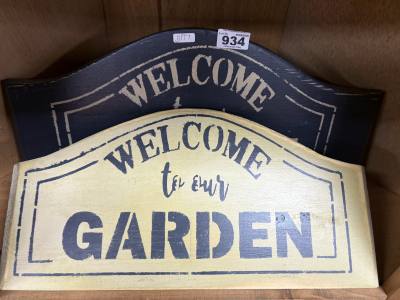 2 X WOODEN BAR SIGNS