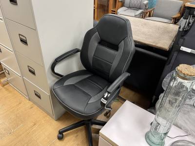 LEATHER OFFICE CHAIR