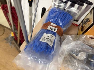 LOT OF BLUE ZIP TIES