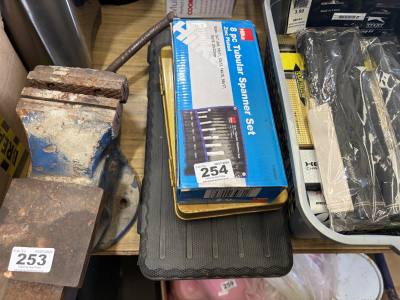 2 X SOCKET SETS + SPANNER SET