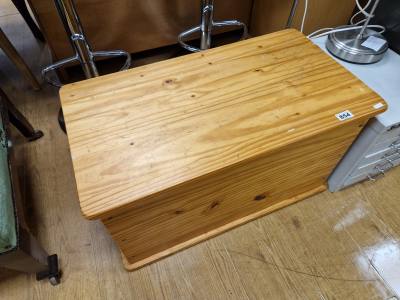 PINE BLANKET BOX