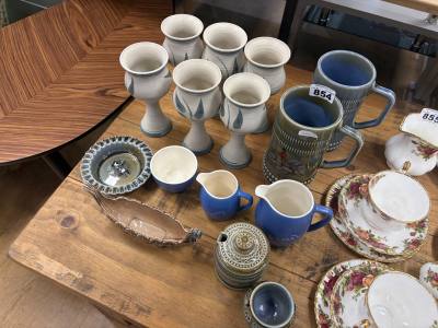 TABLE LOT OF WADE + STUDIO POTTERY