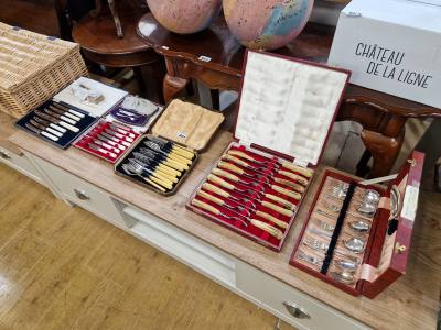 LOT OF CASED CUTLERY SETS