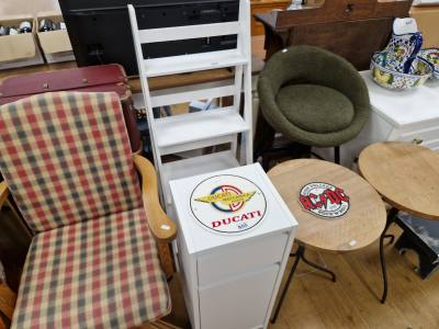 2 X PIECES OF IKEA FURNITURE