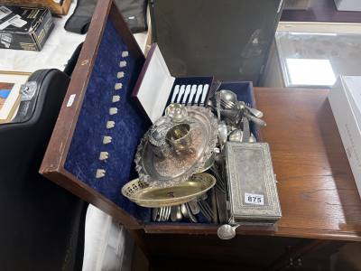 TABLE LOT OF SILVER PLATE