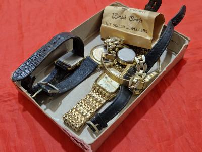 LOT OF WATCHES