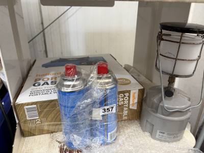 PORTABLE GAS STOVE, 2 X CANS + LANTERN