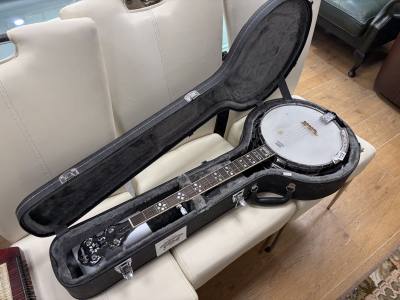 CASED GIBSON EPLIPHONE STRING BANJO