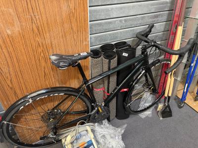 CANNONDALE ROAD BIKE