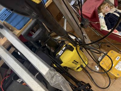 KARCHER POWER WASHER