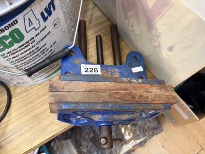 BENCH VICE