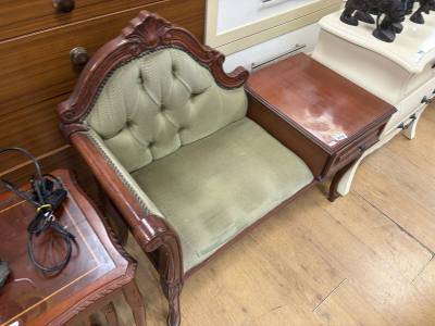 TELEPHONE SEAT
