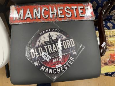 2 X MAN UTD TIN SIGNS